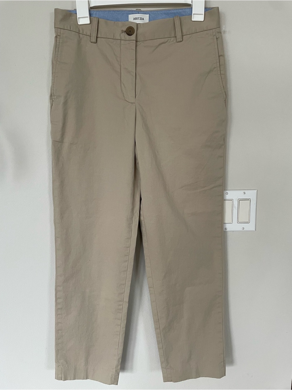 Aritzia Women’s Light Tan Slim Fit Casual Pants  Crafted Cotton Twill Size 8
